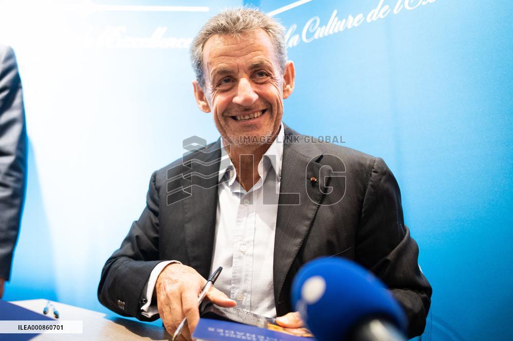 Nicolas Sarkozy signing session of his book Promenades - Paris