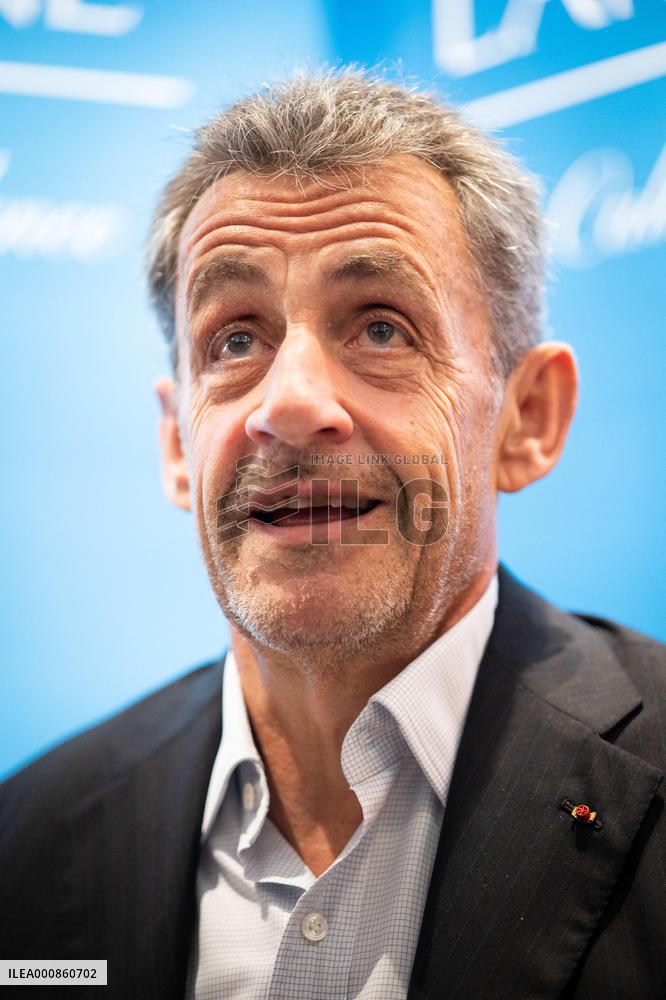 Nicolas Sarkozy signing session of his book Promenades - Paris