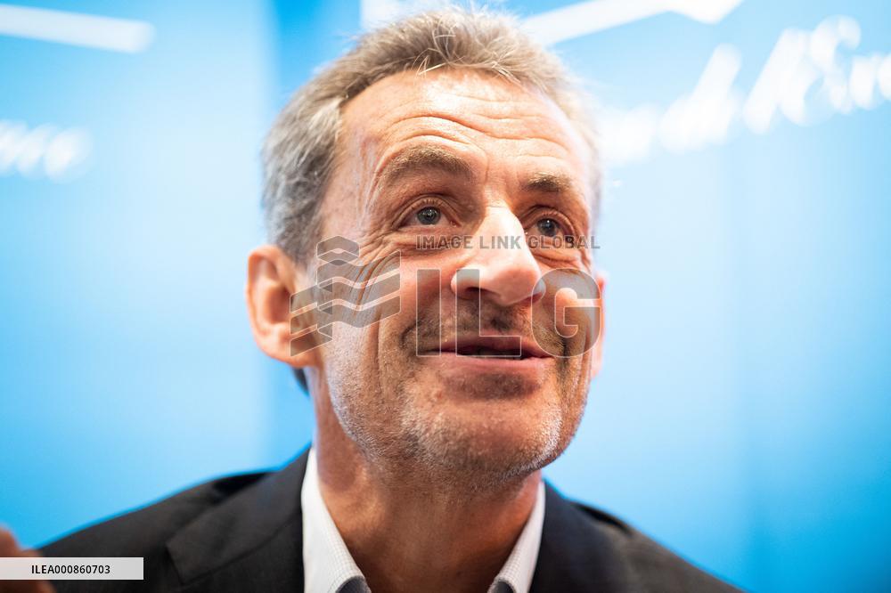 Nicolas Sarkozy signing session of his book Promenades - Paris