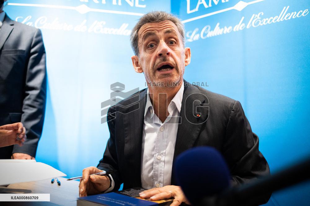 Nicolas Sarkozy signing session of his book Promenades - Paris