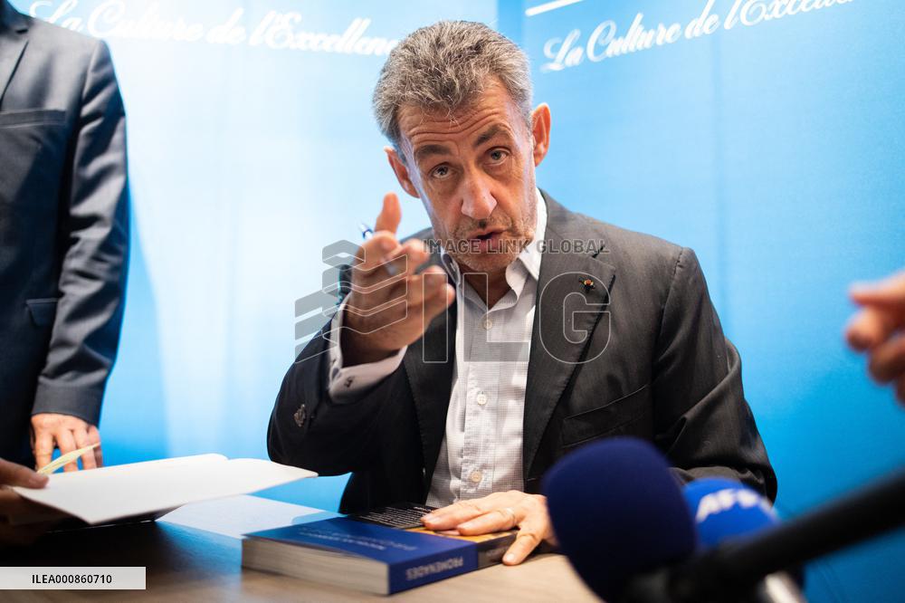 Nicolas Sarkozy signing session of his book Promenades - Paris