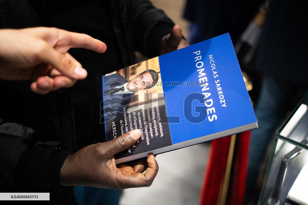 Nicolas Sarkozy signing session of his book Promenades - Paris