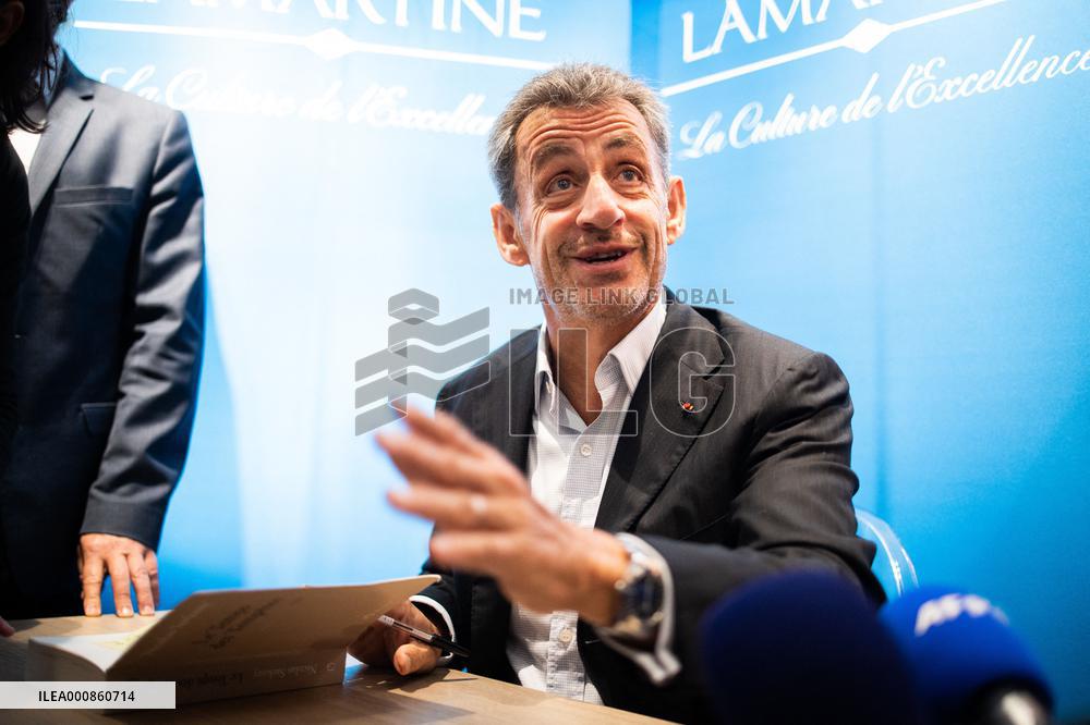 Nicolas Sarkozy signing session of his book Promenades - Paris