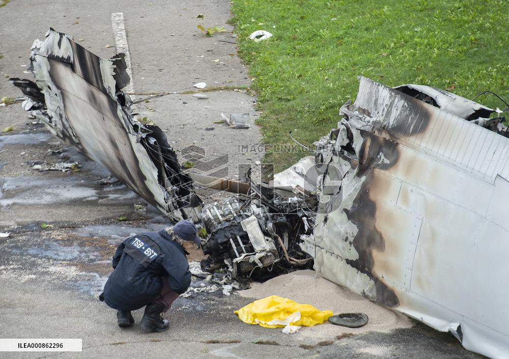 Plane crash in Montreal's Isle Ste-Helene