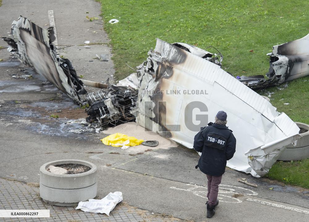 Plane crash in Montreal's Isle Ste-Helene