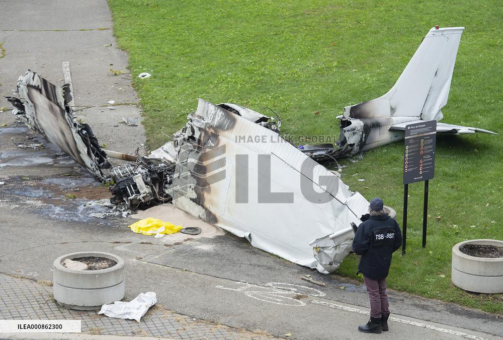 Plane crash in Montreal's Isle Ste-Helene