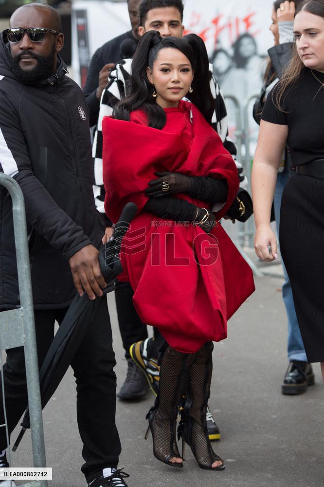 PFW - Arrivals At L'oreal Show During Paris Fashion Week - NB