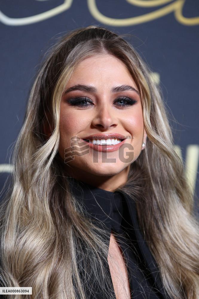 PFW - Etam Womenswear Spring-Summer 2022 Show - Photocall - NB