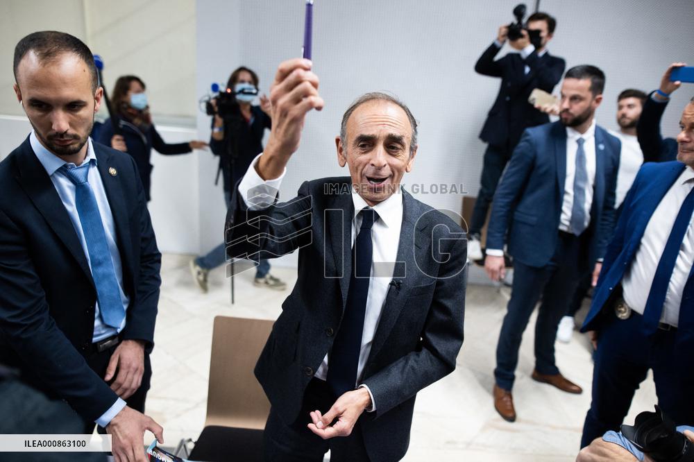Eric Zemmour signing session of his new book - Paris