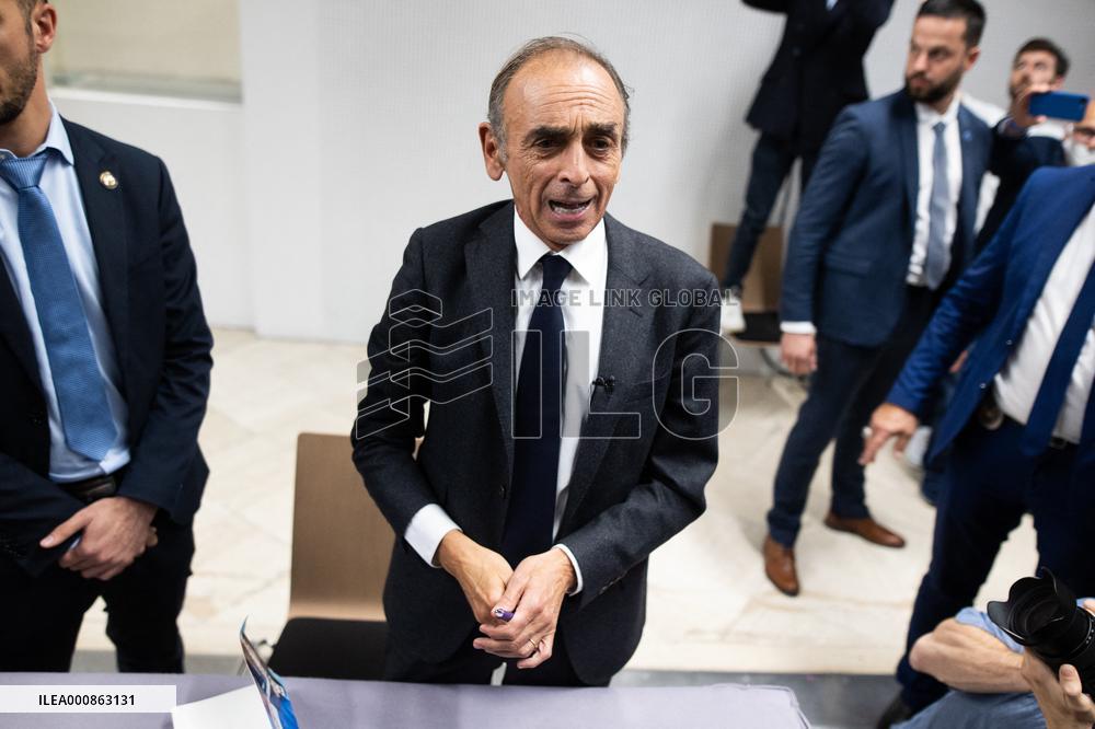 Eric Zemmour signing session of his new book - Paris