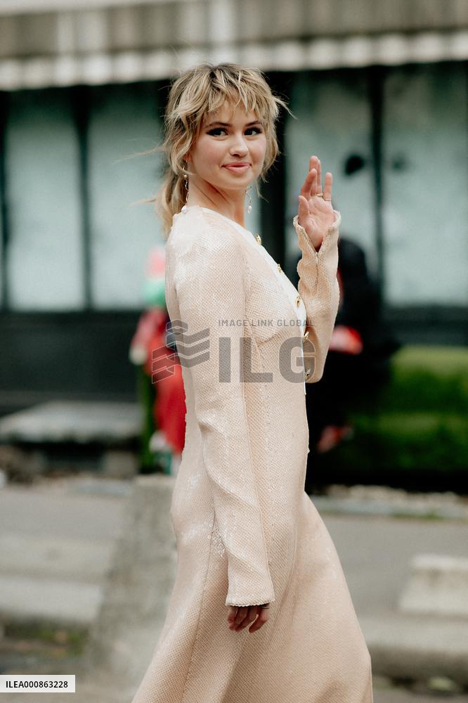 PFW - Celebrities Street Style