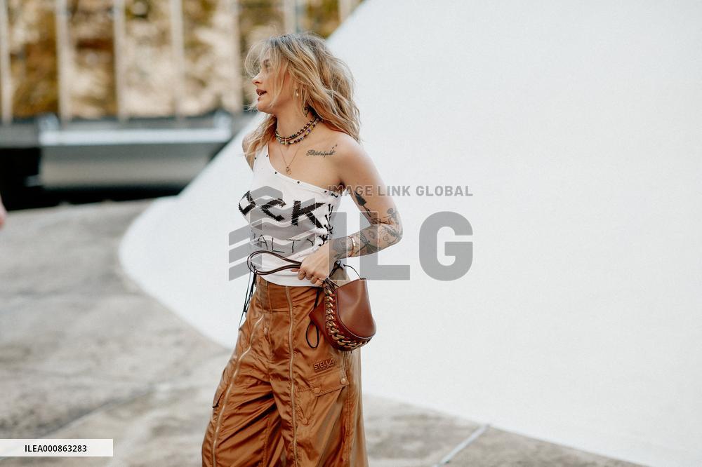 PFW - Celebrities Street Style