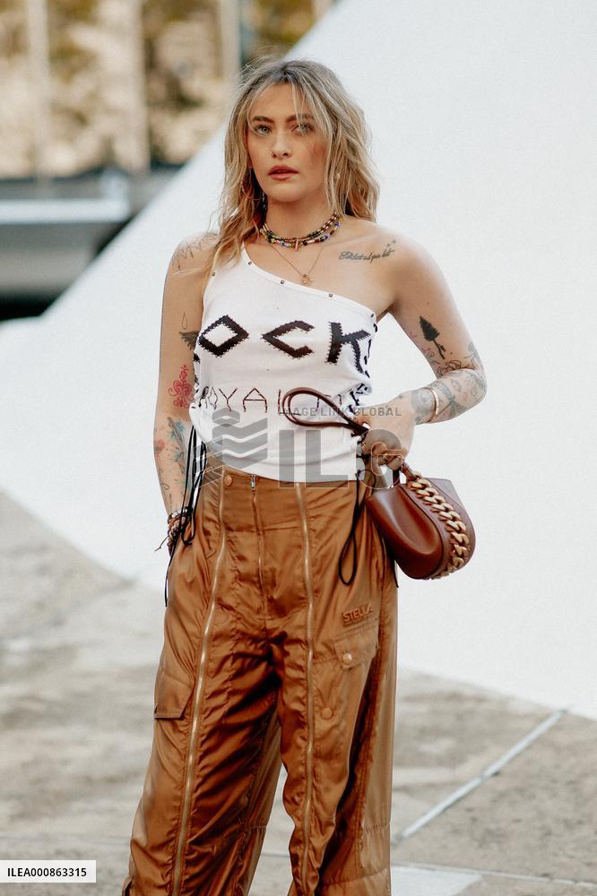 PFW - Celebrities Street Style