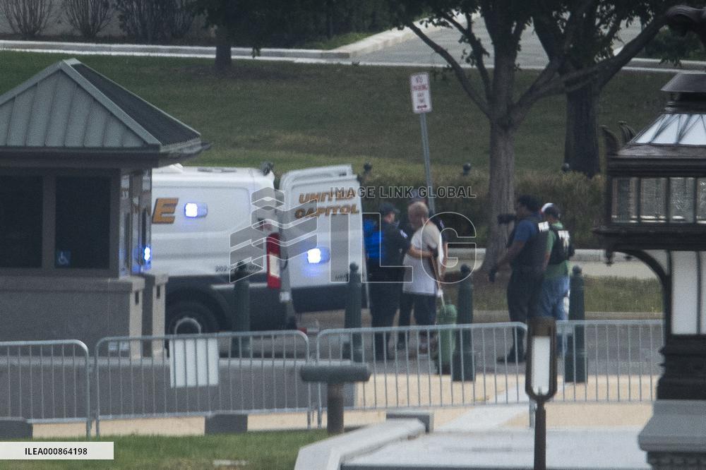 US Capitol Police arrest man who parked suspicious vehicle near Supreme Court