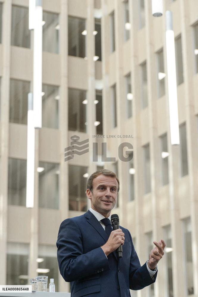 Emmanuel Macron siege du COJO Paris 2024 - Ste Denis