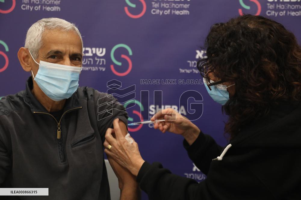 ISRAEL-RAMAT GAN-COVID-19-4TH DOSE-VACCINE-TRIAL