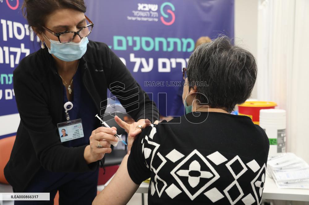 ISRAEL-RAMAT GAN-COVID-19-4TH DOSE-VACCINE-TRIAL