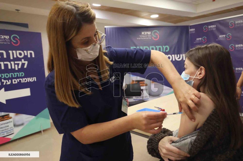 ISRAEL-RAMAT GAN-COVID-19-4TH DOSE-VACCINE