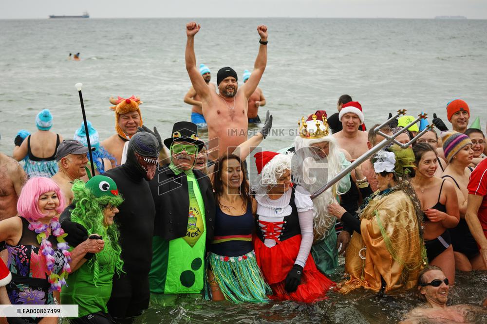 POLAND-GDANSK-NEW YEAR-SWIMMING