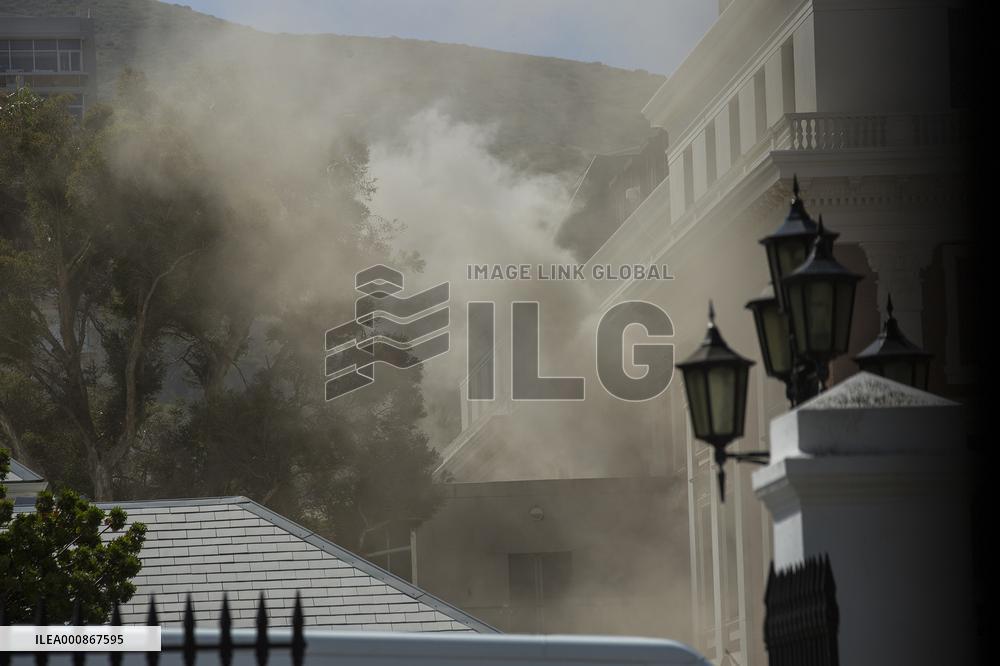 SOUTH AFRICA-CAPE TOWN-PARLIAMENT-FIRE