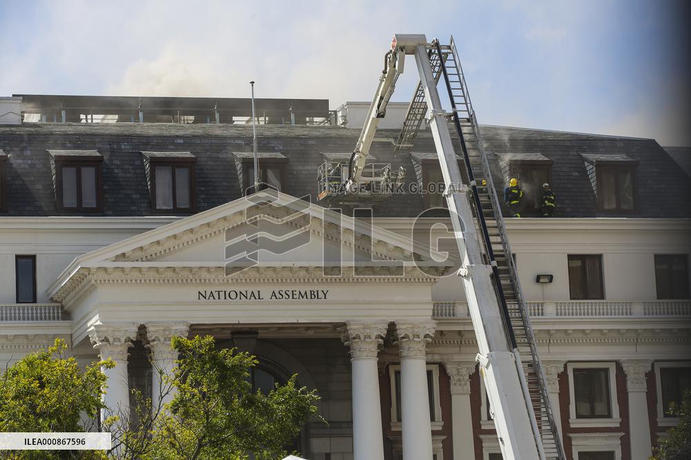SOUTH AFRICA-CAPE TOWN-PARLIAMENT-FIRE