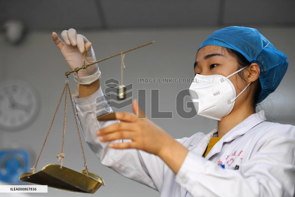 CHINA-SHAANXI-XI'AN-COVID-19-TCM (CN)