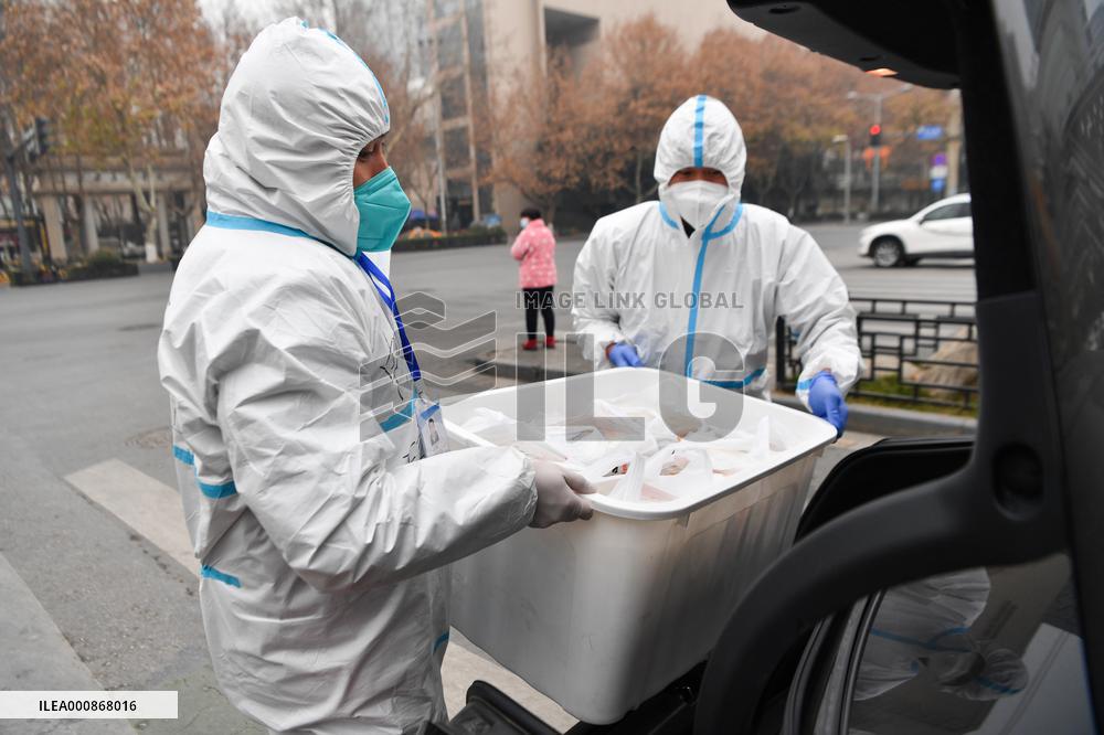 CHINA-SHAANXI-XI'AN-COVID-19-SHARED KITCHEN (CN)