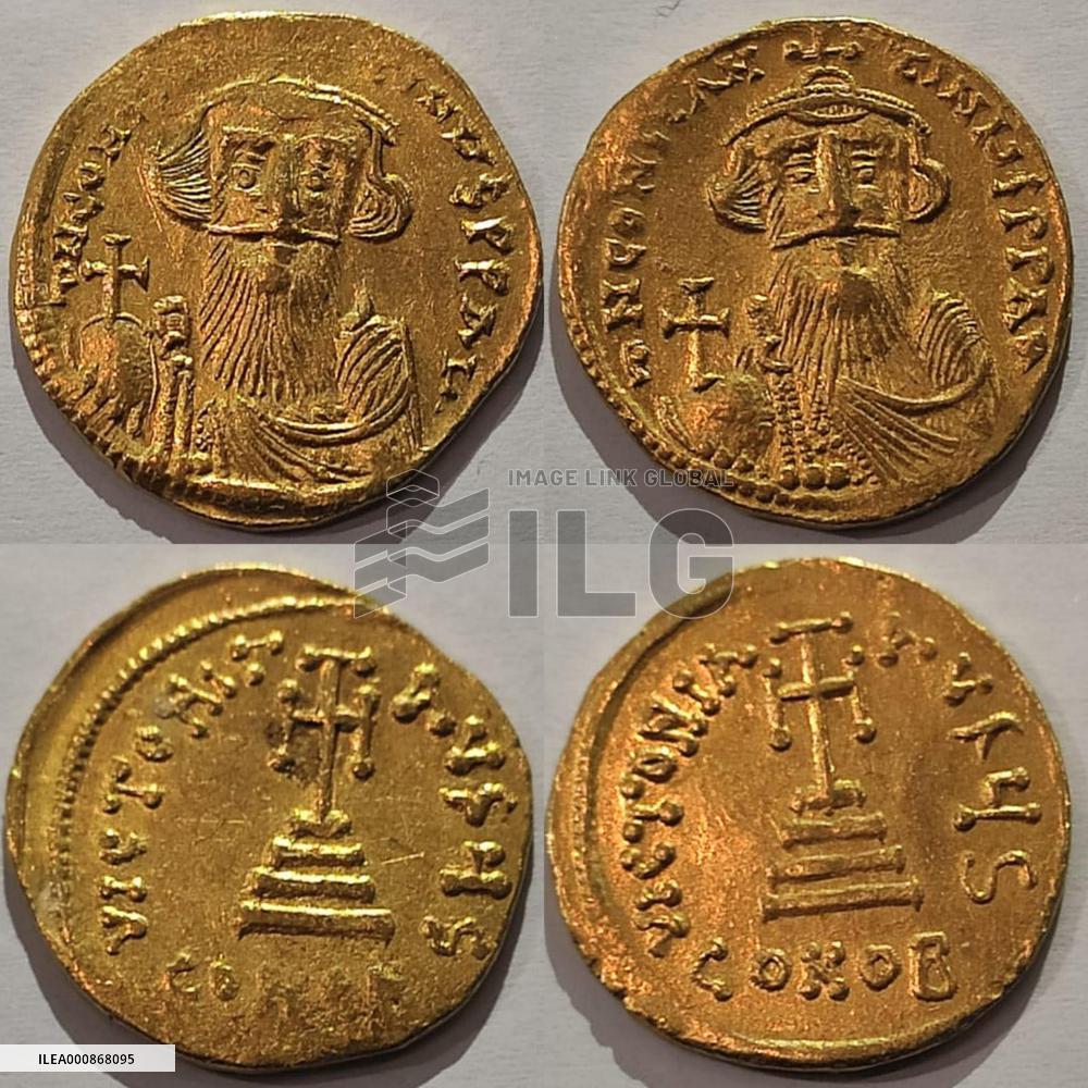 EGYPT-CAIRO-SMUGGLED ANCIENT COINS-SEIZURE
