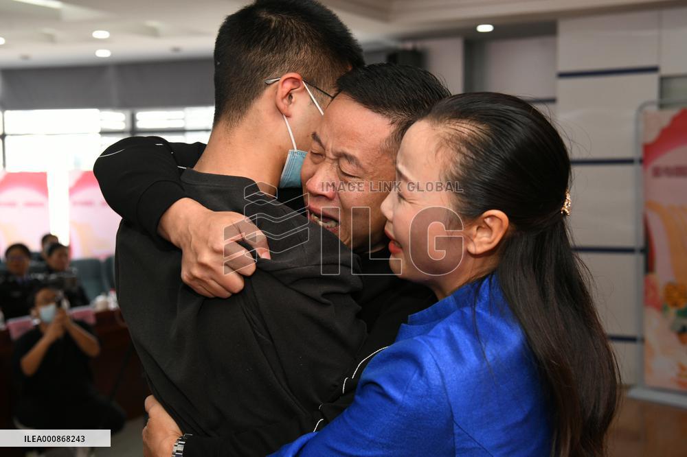 XINHUA-PICTURES OF THE YEAR 2021-CHINA NEWS