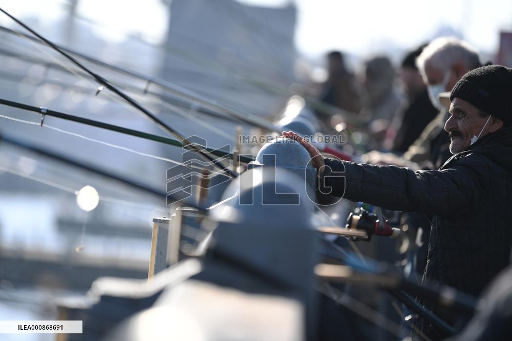 TURKEY-ISTANBUL-ANGLERS