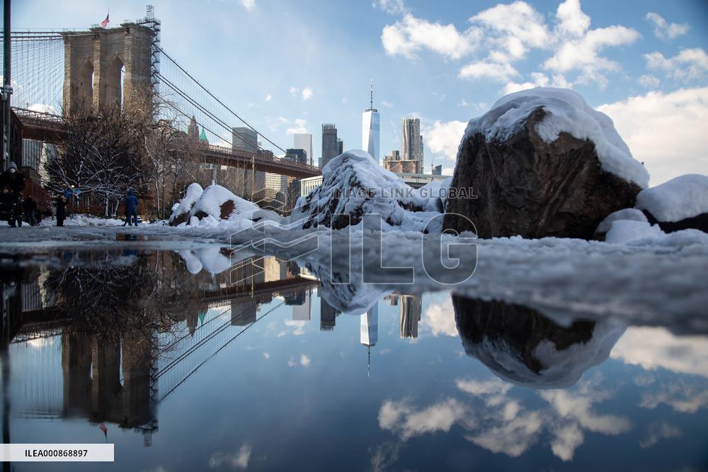 U.S.-NEW YORK-SNOWFALL
