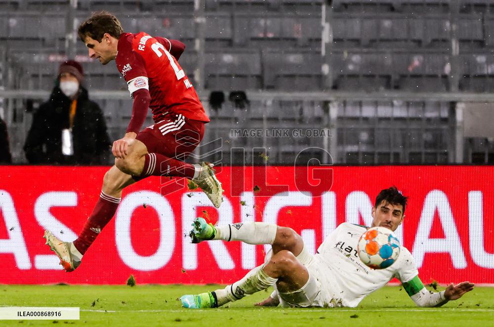 (SP)GERMANY-MUNICH-FOOTBALL-BUNDESLIGA-BAYERN MUNICH VS MOENCHENGLADBACH