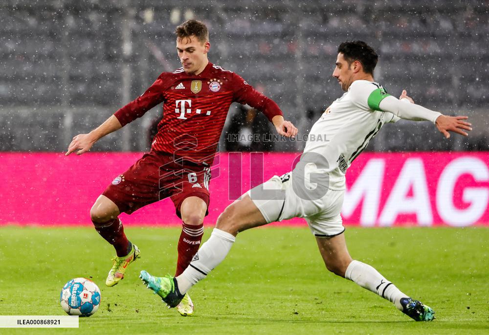 (SP)GERMANY-MUNICH-FOOTBALL-BUNDESLIGA-BAYERN MUNICH VS MOENCHENGLADBACH
