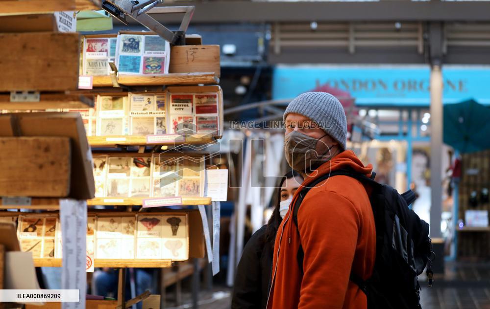 BRITAIN-LONDON-COVID-19-CASES