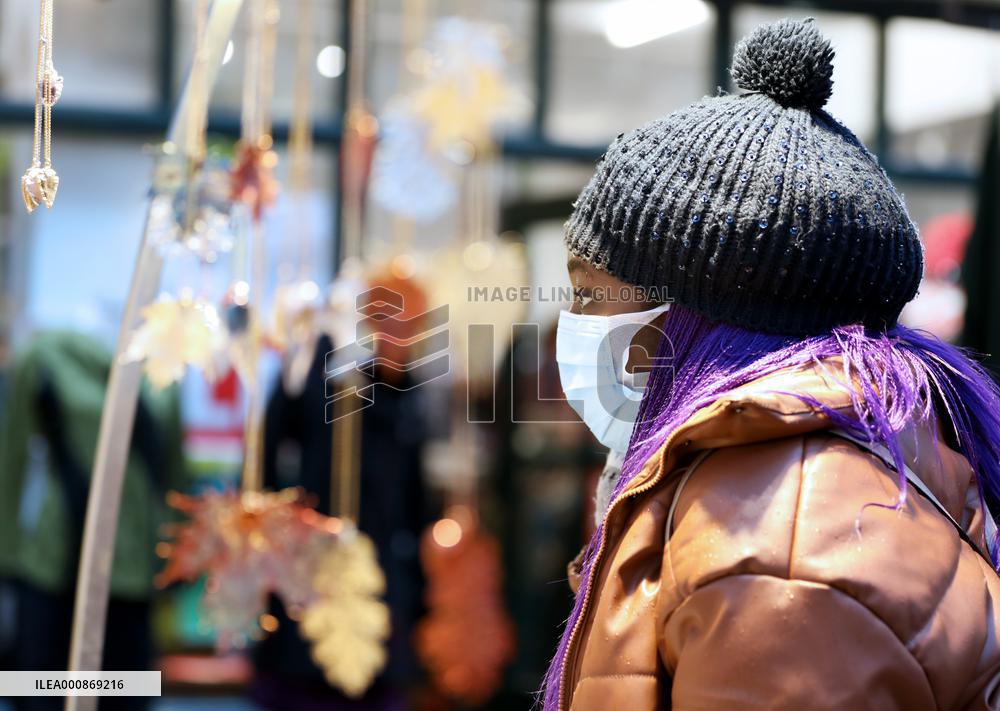 BRITAIN-LONDON-COVID-19-CASES