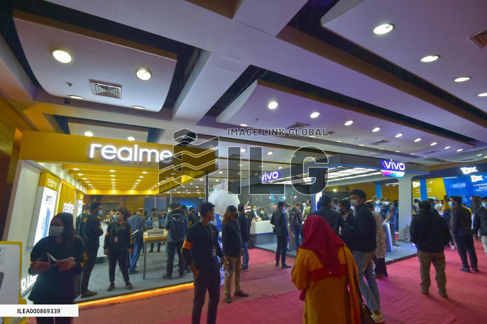 BANGLADESH-DHAKA-GADGET-FAIR