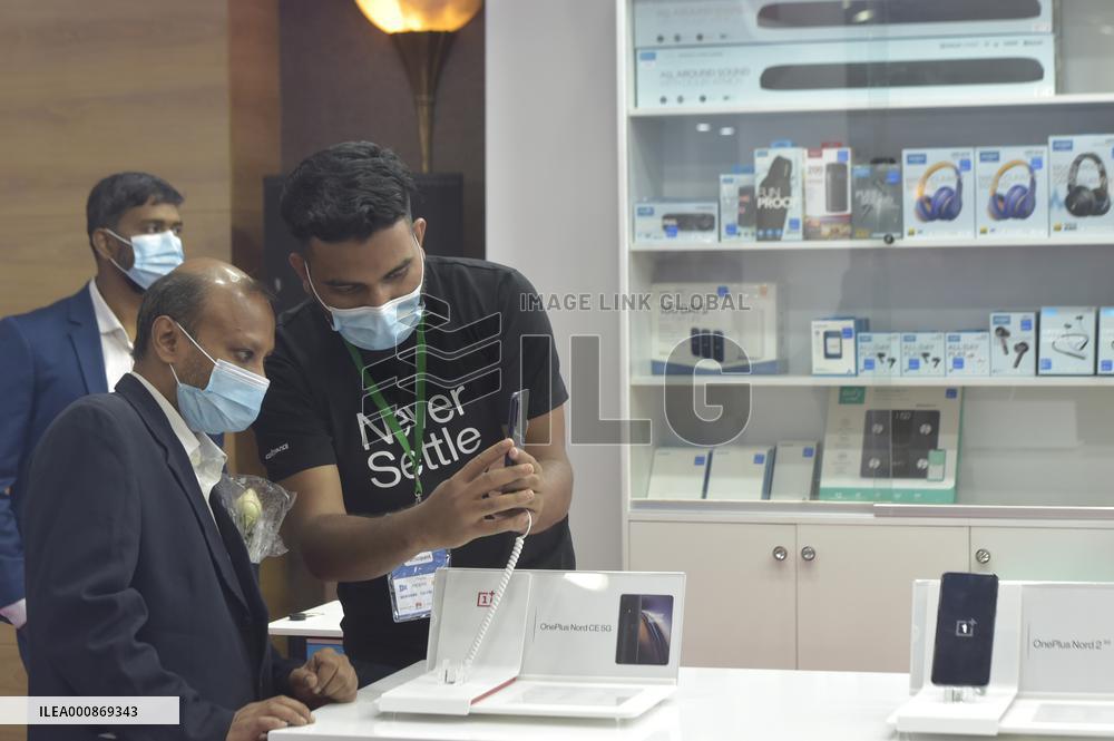 BANGLADESH-DHAKA-GADGET-FAIR