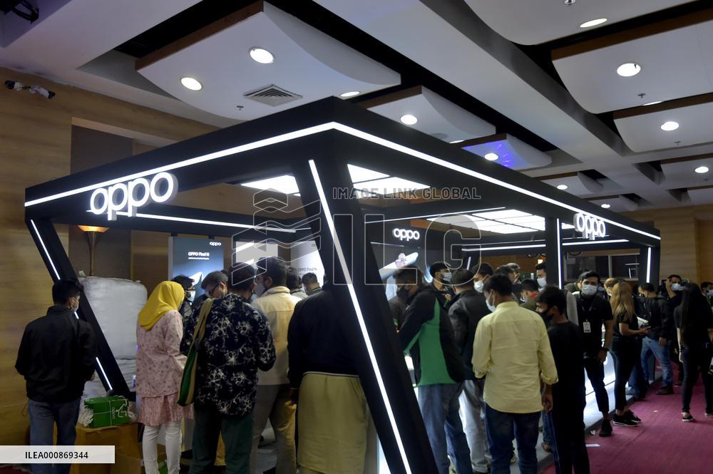 BANGLADESH-DHAKA-GADGET-FAIR