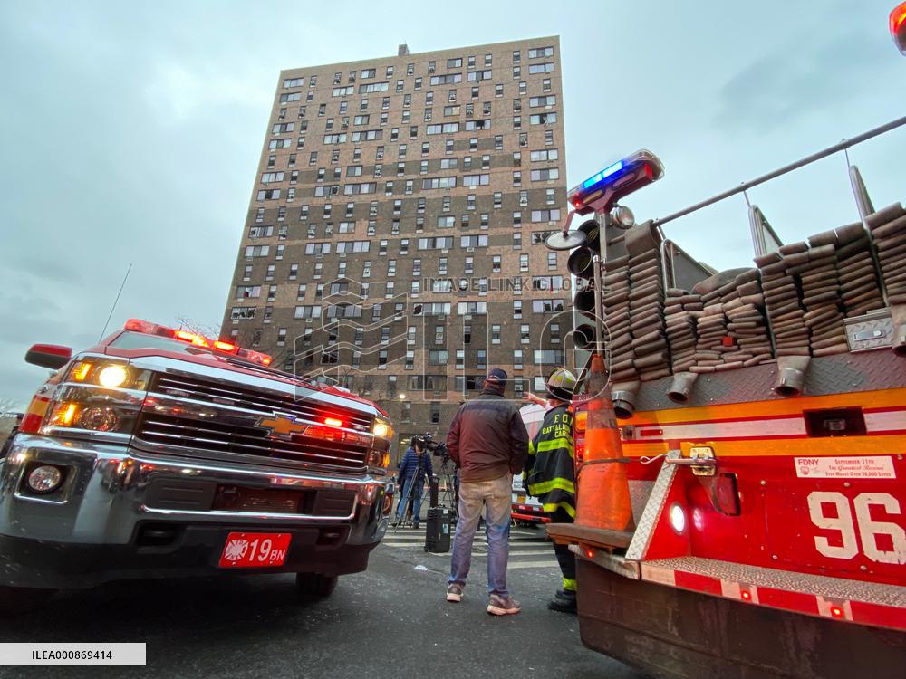 U.S.-NEW YORK CITY-APARTMENT BUILDING-FIRE