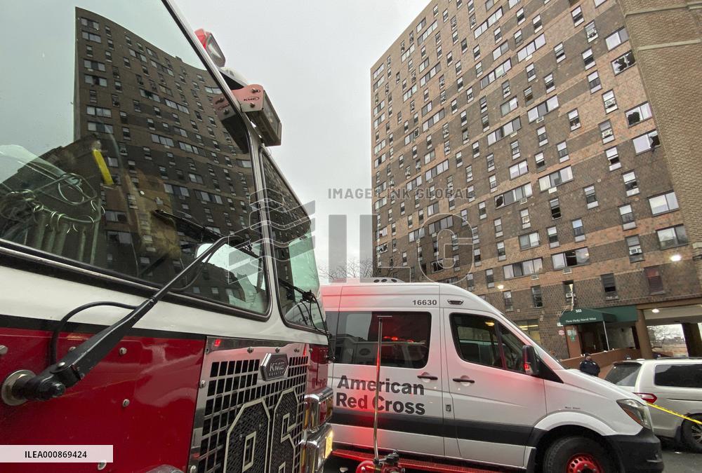 U.S.-NEW YORK CITY-APARTMENT BUILDING-FIRE
