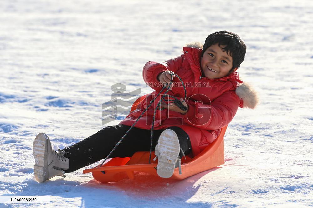 CHINA-XINJIANG-DESERT-SKI RESORT(CN)