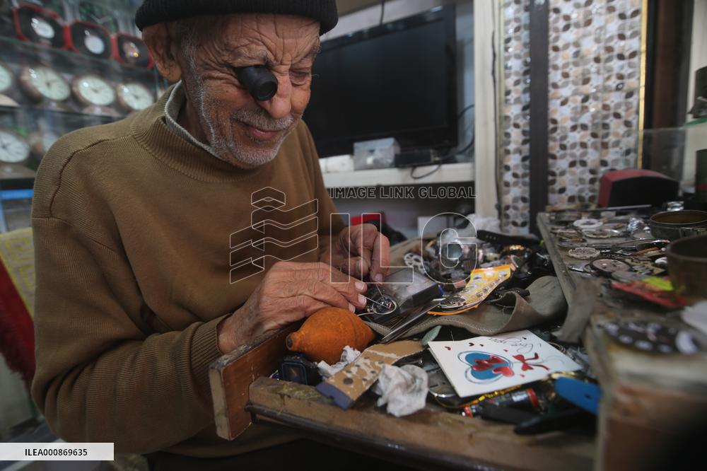 MIDEAST-GAZA-RAFAH-WATCH REPAIRER