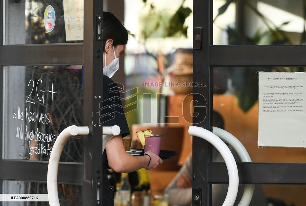 GERMANY-FRANKFURT-COVID-19-2G PLUS-RULE