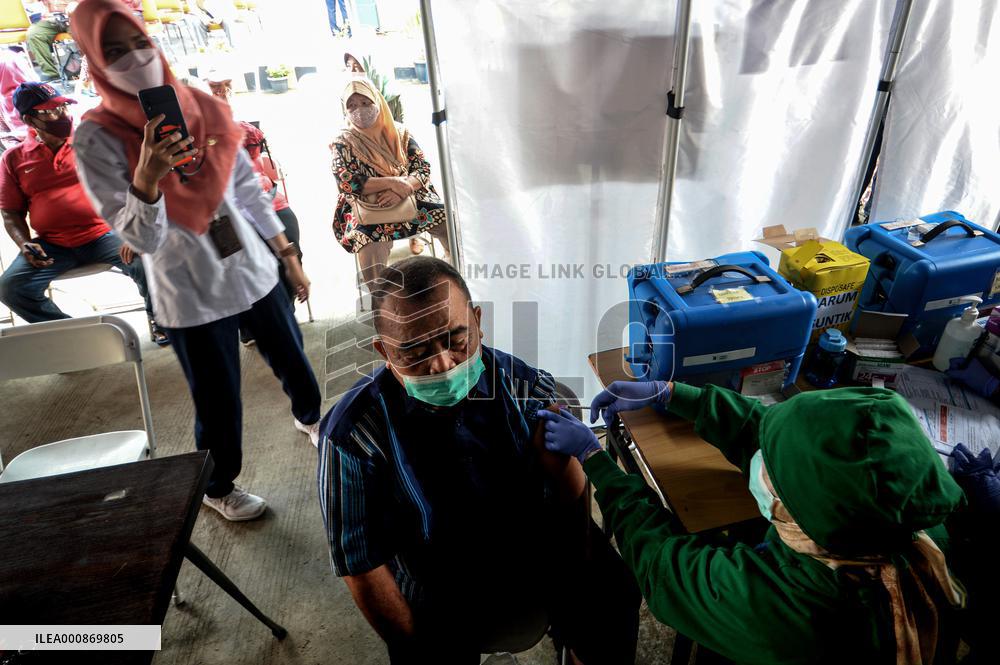 INDONESIA-JAKARTA-COVID-19-VACCINATION