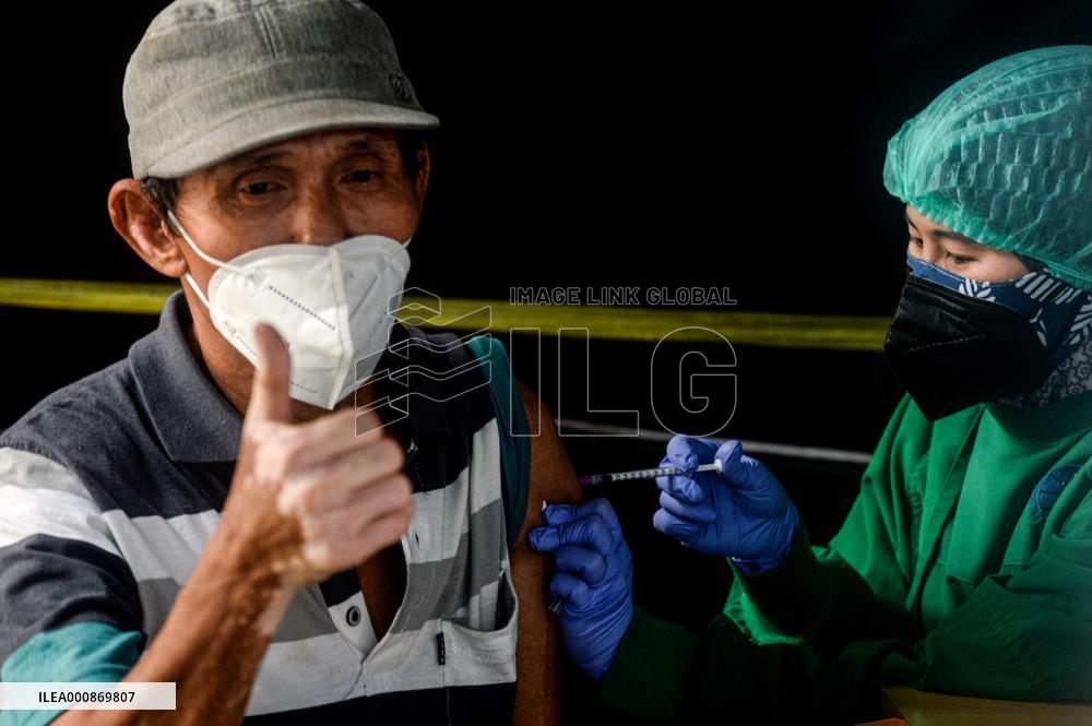 INDONESIA-JAKARTA-COVID-19-VACCINATION