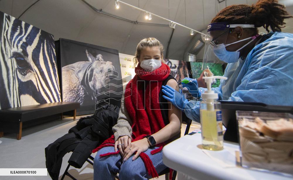 CANADA-TORONTO-COVID-19-VACCINATION CLINIC-OPEN