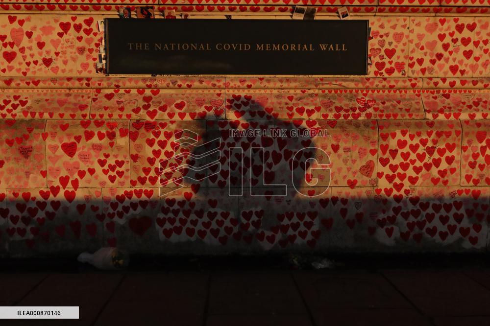 BRITAIN-LONDON-COVID-19-CASES