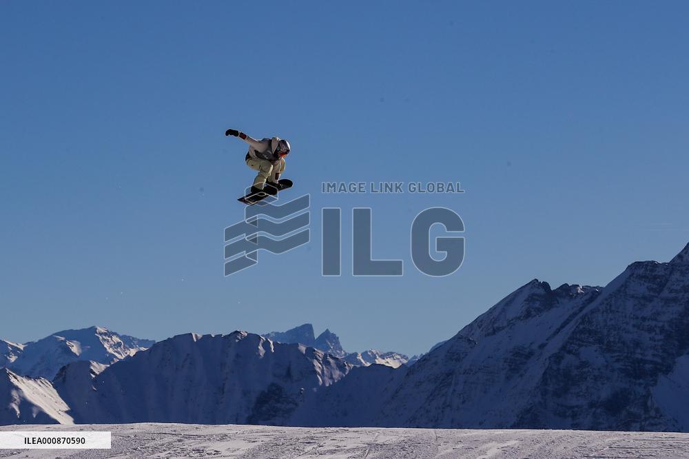 (SP)SWITZERLAND-LAAX-SNOWBOARD WORLD CUP-SLOPESTYLE SEMIFINAL