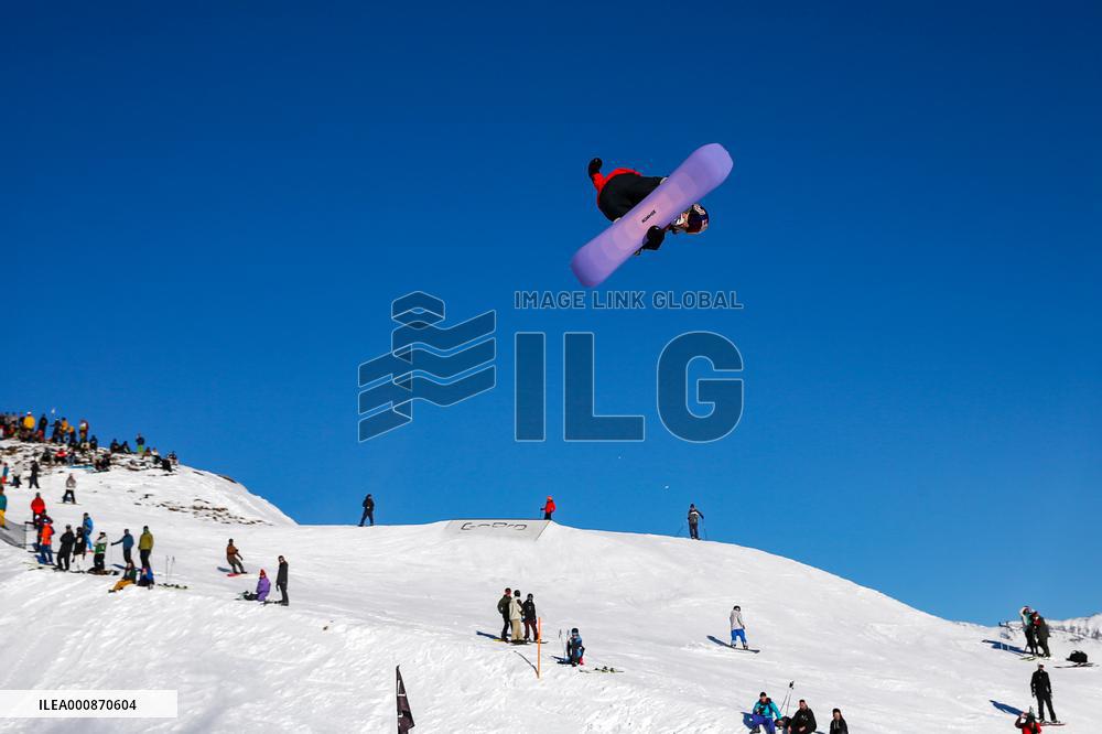 (SP)SWITZERLAND-LAAX-SNOWBOARD WORLD CUP-SLOPESTYLE SEMIFINAL
