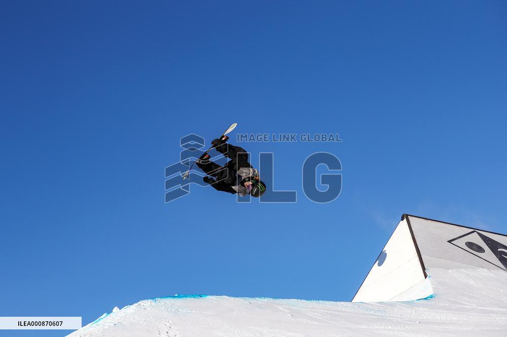 (SP)SWITZERLAND-LAAX-SNOWBOARD WORLD CUP-SLOPESTYLE SEMIFINAL